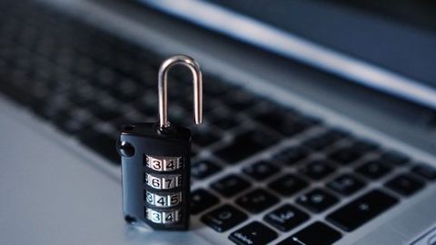 Қозоғистон махсус хизматлари мажбуран ўрнатилган «хавфсизлик сертификати»ни ўчиришга рухсат берди