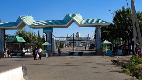 Давлат божхона қўмитаси «Ғишткўприк» божхона постидаги автомобиллар тирбандлиги юзасидан тарқалган хабарга муносабат билдиради