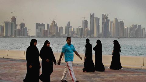 Saudiya Arabistoni ilk bor sayyohlik vizasini joriy etadi. Sayyoh ayollarga an’anaviy musulmoncha libos kiymaslikka ruxsat beriladi