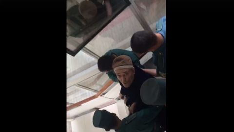 Buxoroda firibgarlikda ayblangan tadbirkor ochlik e’lon qildi (video)