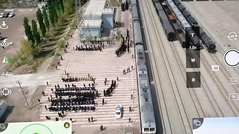 Xitoyning Shinjon lageri mahbuslarining boshqa yerga ko‘chirilish videosi paydo bo‘ldi