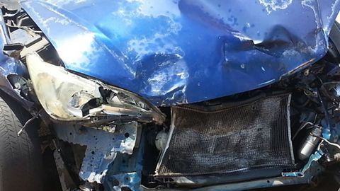 Тўрақўрғонда Lacetti ярим тунда бетон тўсиққа урилди. Ҳайдовчи ва йўловчи ҳалок бўлди