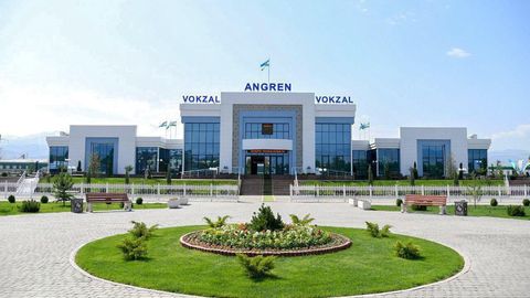 “Toshkent—Andijon” poyezdi elektr ta’minotidagi uzilish sabab Angrenda salkam bir soat qolib ketdi