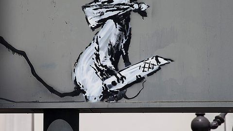 Parijda bir yil ichida ikkinchi marta Benksining graffitisi o‘g‘irlab ketildi