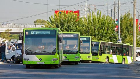 “Toshshahartransxizmat” o‘tgan yakshanba “sinovlarga boy bo‘lgani”ni tan oldi. Ammo avtobus qatnovlaridagi uzilishlar sabablarini oshkor qilmadi
