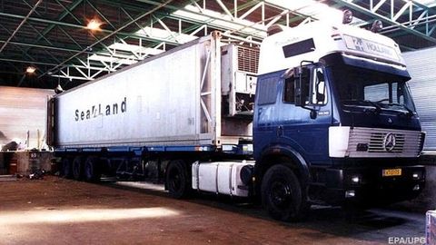 Франциядан Британияга йўл олган юк машинаси совутгичидан 8 нафар муҳожир топилди