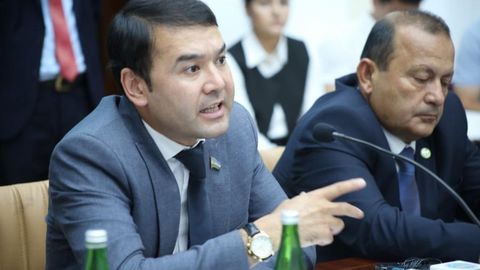 Расул Кушербаев: Олий таълим масъуллари ёшларнинг дардини тушунмайдиган, «ҳиссиз» кишилар эканлиги ойдинлашмоқда