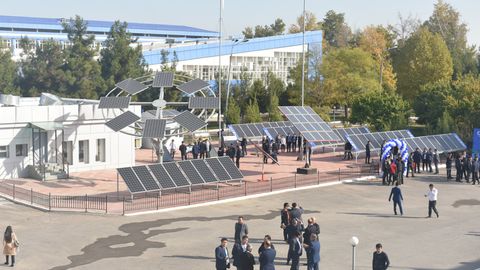 Toshkent davlat texnika universiteti hududiga 40 ta quyosh panellari o‘rnatildi