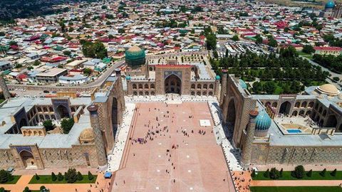 Samarqand shahri kuni munosabati bilan ijodkorlar karvoni shahar bo‘ylab aylanadi