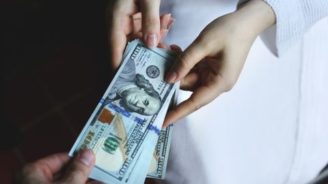 Тошкентлик аёл ўз танишига ишониб 50 минг доллардан айрилди