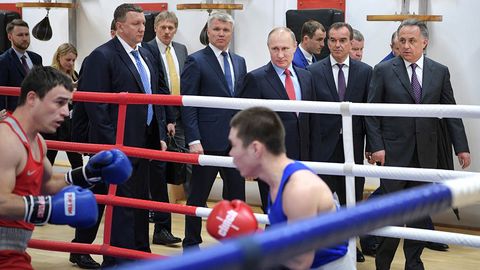 Putin: Boks bilan shug‘ullanganman, u yerda burnimni sindirishgan