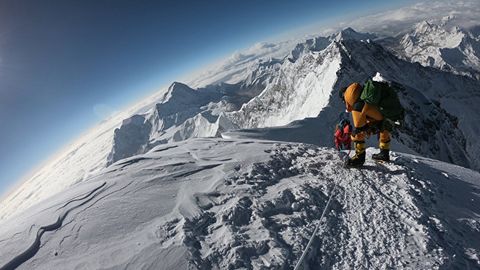 Everest balandligini qayta o‘lchab ko‘rishmoqchi. Tog‘ zilzilalar natijasida cho‘kkan bo‘lishi mumkin