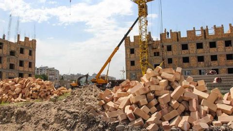 20 yoshli usta Tashkent City hududida qurilayotgan uyning 8-qavatidan yiqilib halok bo‘ldi