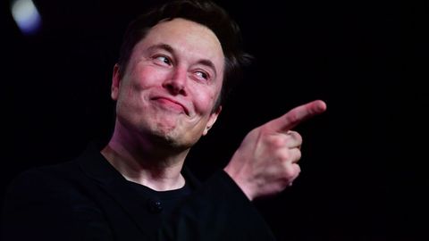 Трамп маслаҳатчисининг фикрича Илон Маск ёшлар учун намуна эмас