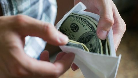 Andijon va Xorazmda fuqarolarni 4000 dollarga o‘qishga kiritib qo‘ymoqchi bo‘lgan firibgarlar ushlandi