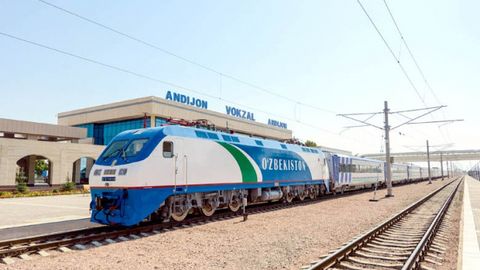 Deputatning taklifi bilan tezyurar poyezd Oltiariqda ham to‘xtaydigan bo‘ldi