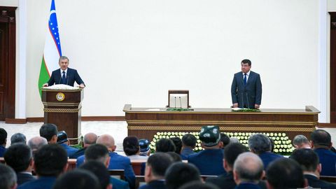 Шавкат Мирзиёев: Сурхондарёдаги соҳа ва тармоқларнинг ҳудудий раҳбарлари «қотиб қолган»