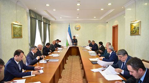 Олий Мажлис Сенатида пахта терими мавсумида мажбурий меҳнатнинг олдини олиш борасида хато ва камчиликлар кузатилаётгани айтилди