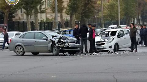 Мирободда Spark ва Lacetti тўқнашди