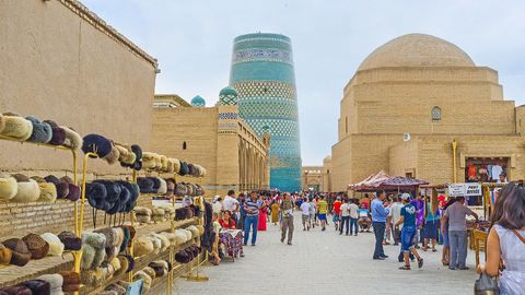 Хива туманини комплекс ривожлантириш бўйича ҳукумат қарори имзоланди