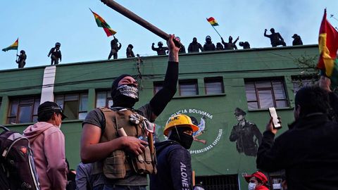 Boliviya prezidenti mamlakatda davlat to‘ntarishiga urinish haqida ma’lum qildi