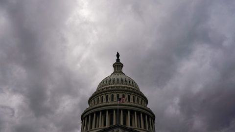 АҚШ Конгресси президент Трампнинг импичменти бўйича очиқ муҳокамалар бошланиши учун овоз берди