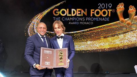 Модрич Роналду ва Мессини ортда қолдирган ҳолда Golden Foot совринини қўлга киритди