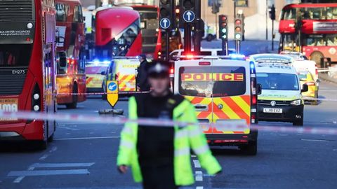 London ko‘prigida ikki nafar odamni pichoqlab o‘ldirgan erkak 7 yil avval terrorchilikda ayblanib qamalgan jinoyatchi bo‘lib chiqdi