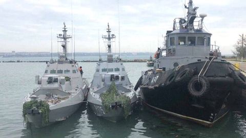 Украина Россиядан Керч бўғозида қўлга олинган кемаларини қайтаришни талаб қилди