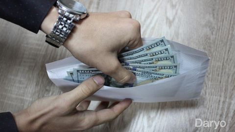 Buxorolik erkak AQSh vizasini olib berishni va’da qilib, 3 kishini 1500 dollarga chuv tushirdi