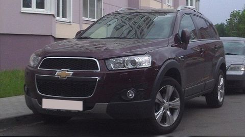 Тошкентда танишининг Captiva’сидан пул ўғирлаган 21 ёшли қиз қўлга олинди