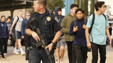 АҚШда ўқувчи 16 ёшга тўлган куни мактабда отишма уюштирди: 2 киши ҳалок бўлди, 3 киши жароҳатланган