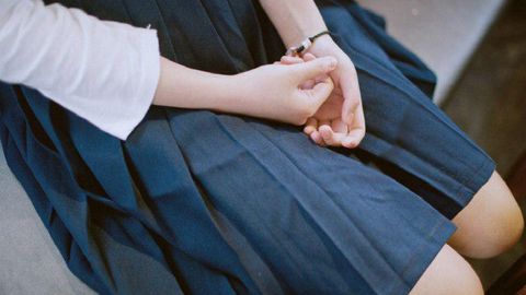 15 yoshida farzandli bo‘lgan jizzaxlik qizning o‘qituvchisi: Bu holatni zo‘ravonlik oqibati deb hisoblayman (video)