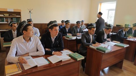 O‘zbekistonda zakotlar hisobidan 36 nafar talabaning shartnoma pullari to‘lab berildi