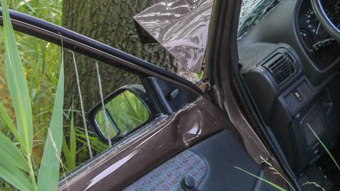 Қашқадарёда Nexia дарахтга урилиши оқибатида 2 киши ҳалок бўлди