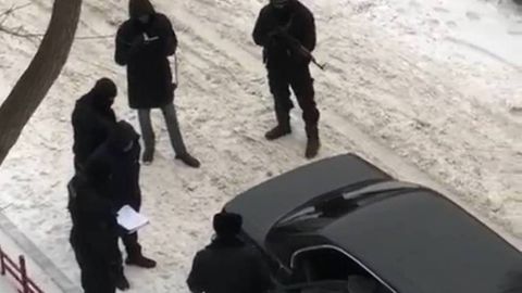 Qozog‘istonda qarta bilan odamlarni chuv tushirgan o‘zbekistonlik firibgarlar qo‘lga olindi