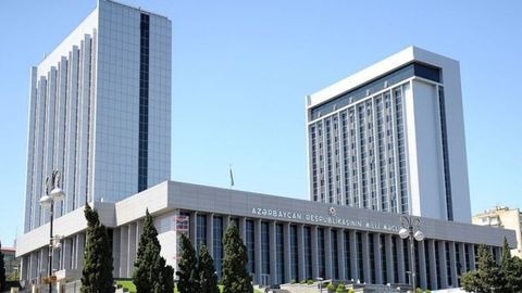 Ozarbayjon parlamenti o‘zini o‘zi tarqatib yuborish haqida e’lon qildi