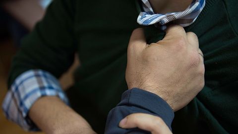 Urgutda 26 yoshli yigit o‘zaro janjal vaqtida 44 yoshli mahalladoshiga og‘ir jarohat yetkazdi