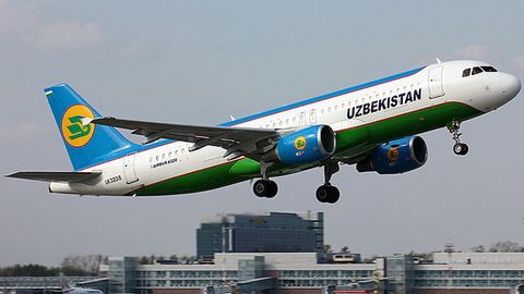 «Ўзбекистон ҳаво йўллари»нинг бир неча қатновлари туман сабабли кўчирилди ва бекор қилинди