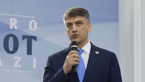 “Milliy tiklanish” partiyasi rahbari: O‘zini hurmat qilgan odam 50 dollar tejash uchun 50 daraja sovuqda avtobusda xorijga ketmaydi