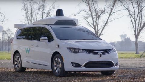 АҚШнинг Калифорния штатида ҳайдовчисиз автомобилларнинг почта жўнатмаларини ташишига рухсат этилди