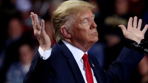 АҚШ аҳолисининг 44 фоизи Трампга нисбатан эълон қилинган импичментни маъқулламоқда