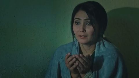 Xushmuomalaligi sababli o‘limdan omon qolgan qiz haqidagi video