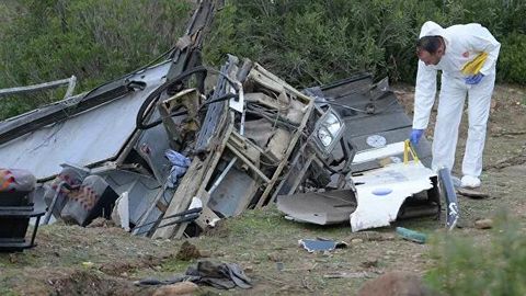 Tunisda turistlar avtobusi jarlikka qulashi oqibatida 26 kishi halok bo‘ldi