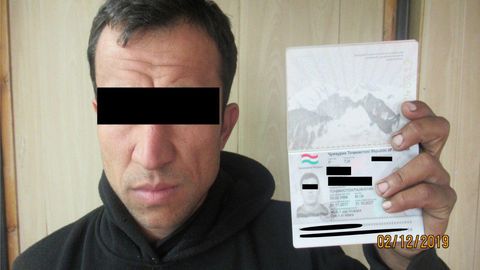 Тожикистон фуқароси ўзига тегишли бўлмаган паспорт билан Ўзбекистонга кирмоқчи бўлди