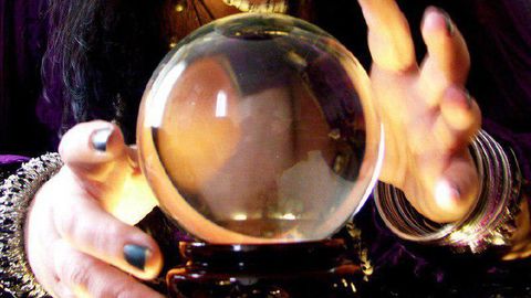 Тошкентда ёқтирган йигитини «иситиб» бериш учун пул ва 33 млн сўмлик тақинчоқларни олган аёлга нисбатан жиноий иш қўзғатилди