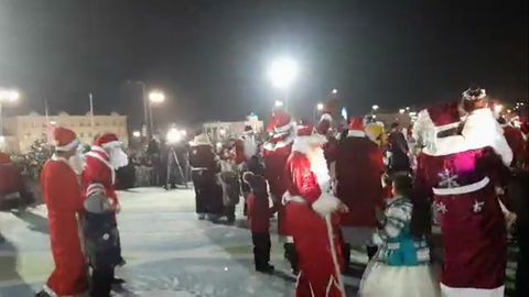 Qarshida 50 nafar qorbobo bayram tadbirlariga start berdi (video)