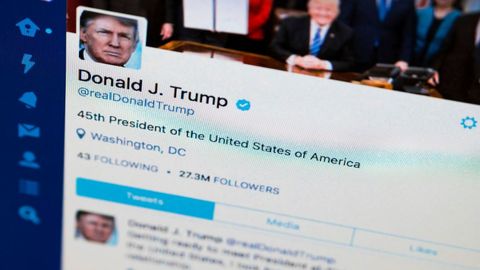 Twitter Donald Tramp akkauntini “keyinchalik zo‘ravonlikka da’vat etishning yuqori xavfiga bog‘liqligi sabab” butunlay blokladi