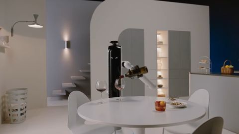 Samsung uy ishlariga yordam beradigan noodatiy robotni taqdim etdi