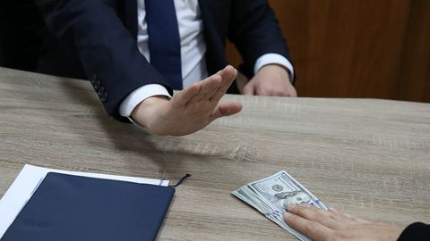 Ўзбекистонда коррупцияга қарши курашишга муносиб ҳисса қўшган шахслар давлат мукофотига тавсия этилиши мумкин